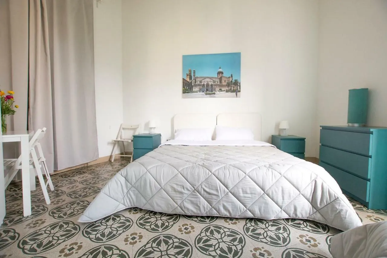 Aria Rooms Palermo 0*,  Itália